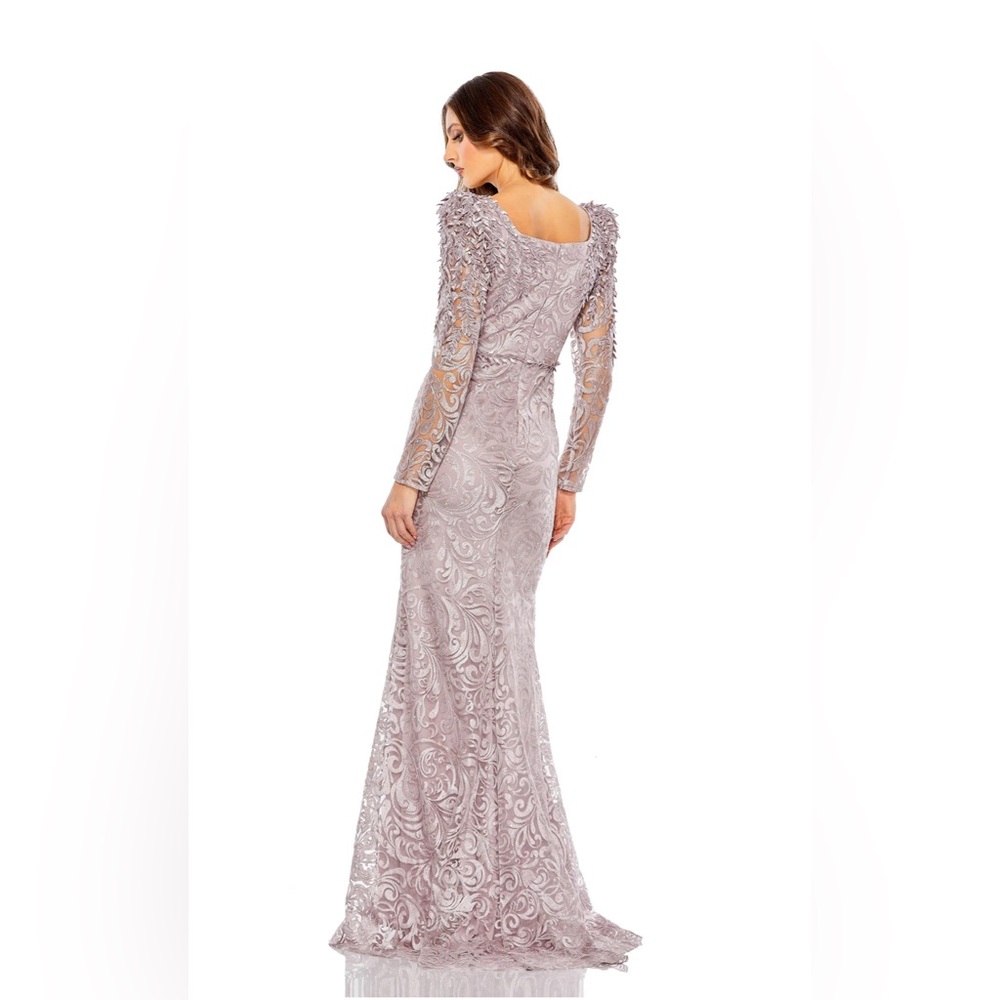 Embroidered appliqué shoulder trumpet gown in mauve colour - Picture 2 of 3